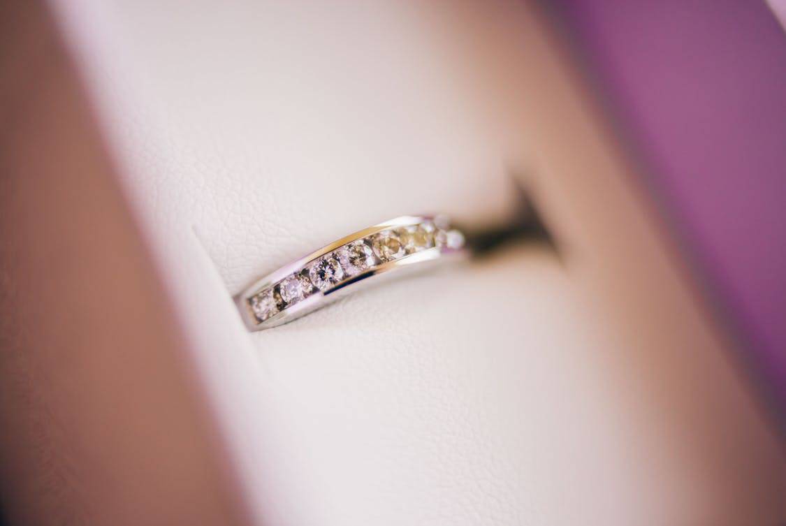 Are Diamond Wedding Bands Always Worth It? Find Out