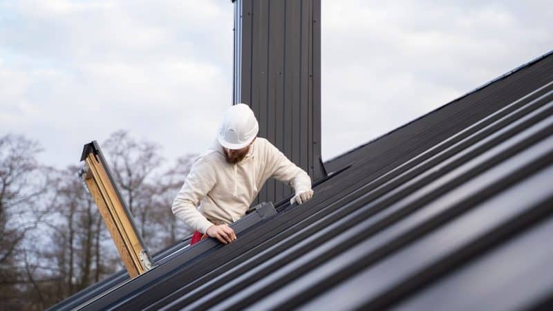 Why Neighborhood Groups Become Roofing Referral Hubs After Austin Storms